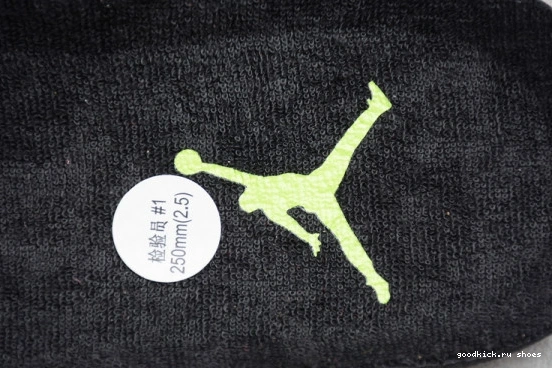 Jordan Hot (W) AQ9128-600  AQ9128-600 Retro Punch 4 0211